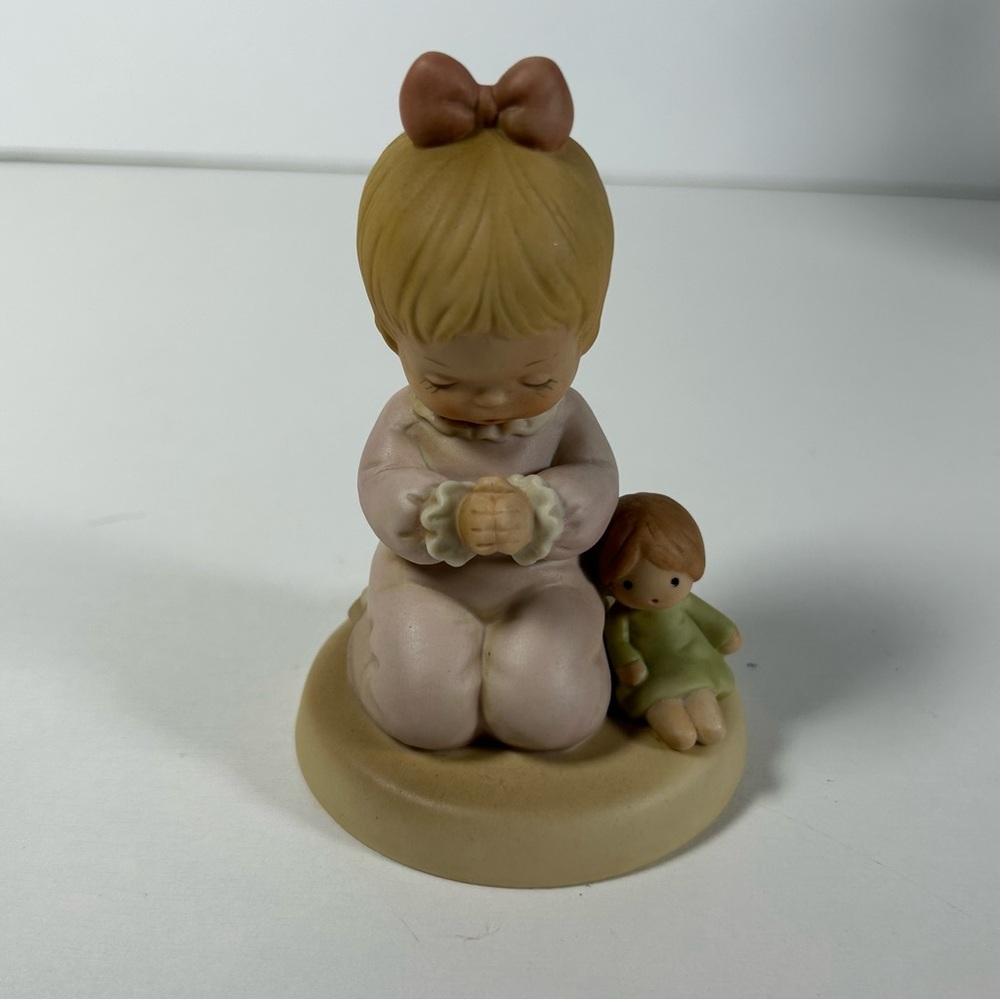 Enesco Memories of Yesterday I Pray The Lord My Soul To Keep Figurine 523259